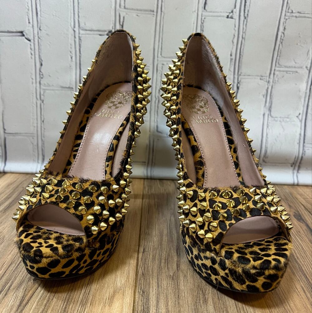 Vince Camuto V-Mandie Cheetah Pony Hair Gold Spike Platform Heels Size 7M